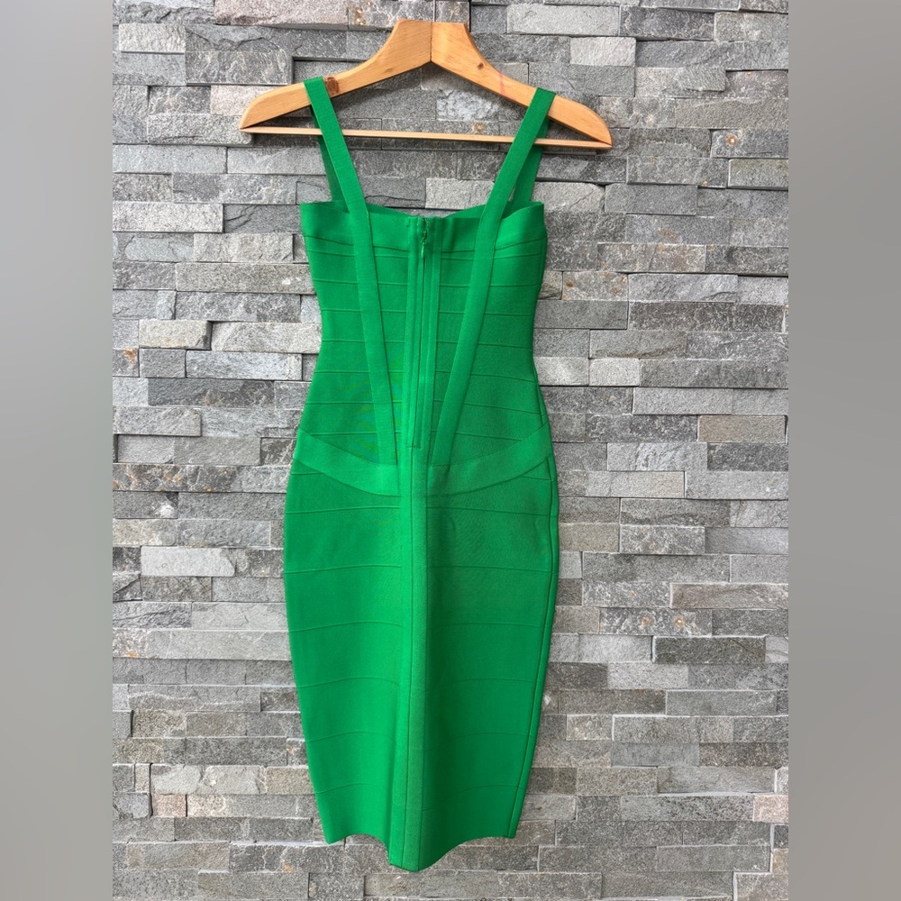 Elegant Green Bodycon Dress - Picture 4 of 13